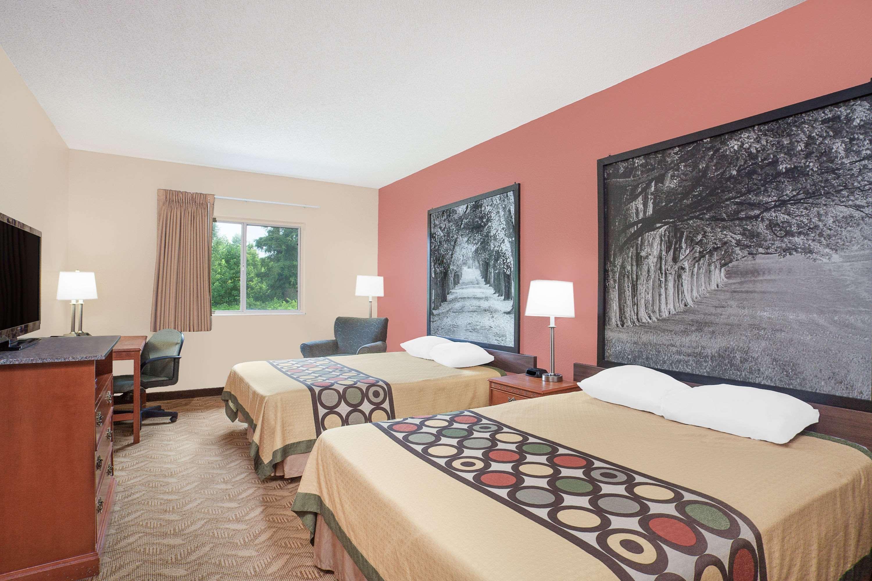 Super 8 By Wyndham Hotel 2*