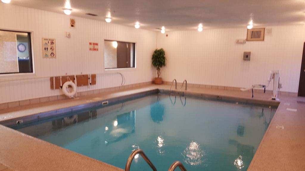 Super 8 By Wyndham Hotel 2*